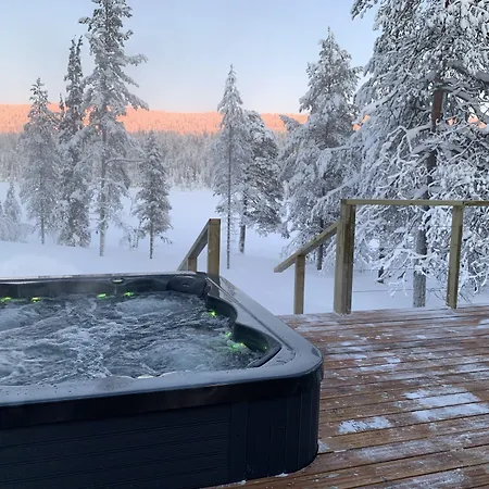 Arctic Skylight Szálloda 2*